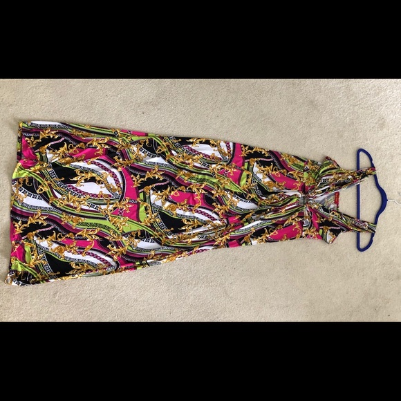 Dresses - Picture 3 of 8